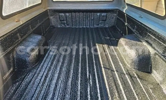 Sayi Na hannu Toyota Hilux White Mota in Maseru a Maseru Sayi Na hannu Toyota Hilux White Mota in Maseru a Maseru