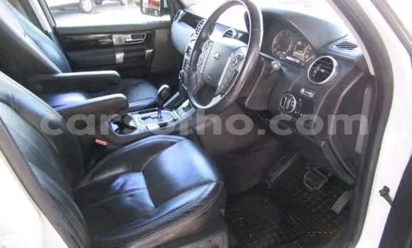 Sayi Na hannu Land Rover Discovery White Mota in Maseru a Maseru Sayi Na hannu Land Rover Discovery White Mota in Maseru a Maseru