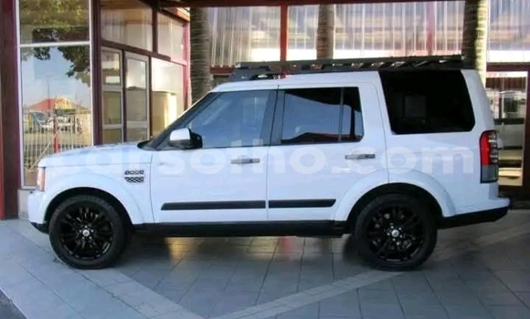 Sayi Na hannu Land Rover Discovery White Mota in Maseru a Maseru Sayi Na hannu Land Rover Discovery White Mota in Maseru a Maseru