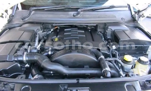Sayi Na hannu Land Rover Discovery White Mota in Maseru a Maseru Sayi Na hannu Land Rover Discovery White Mota in Maseru a Maseru