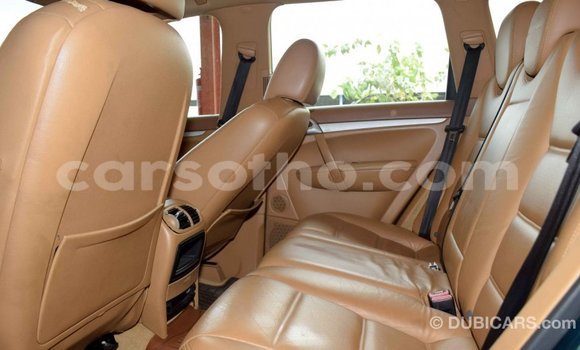 Sayi Imported Porsche Cayenne Green Mota in Import - Dubai a Maseru Sayi Imported Porsche Cayenne Green Mota in Import - Dubai a Maseru