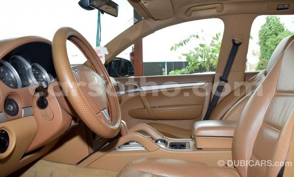 Sayi Imported Porsche Cayenne Green Mota in Import - Dubai a Maseru Sayi Imported Porsche Cayenne Green Mota in Import - Dubai a Maseru