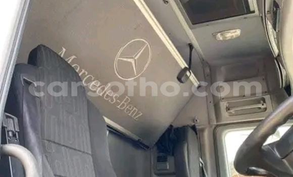 Acheter Occasion Utilitaire Mercedes‒Benz Arocs Blanc à Maseru, Maseru Acheter Occasion Utilitaire Mercedes‒Benz Arocs Blanc à Maseru, Maseru