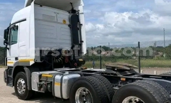 Acheter Occasion Utilitaire Mercedes‒Benz Arocs Blanc à Maseru, Maseru Acheter Occasion Utilitaire Mercedes‒Benz Arocs Blanc à Maseru, Maseru