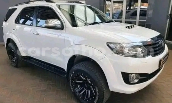 Buy Used Toyota Fortuner White Car in Maseru in Maseru Buy Used Toyota Fortuner White Car in Maseru in Maseru