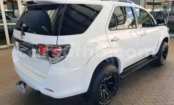 Buy Used Toyota Fortuner White Car in Maseru in Maseru Buy Used Toyota Fortuner White Car in Maseru in Maseru