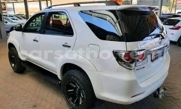 Buy Used Toyota Fortuner White Car in Maseru in Maseru Buy Used Toyota Fortuner White Car in Maseru in Maseru