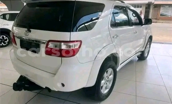 Buy Used Toyota Fortuner White Car in Maseru in Maseru Buy Used Toyota Fortuner White Car in Maseru in Maseru