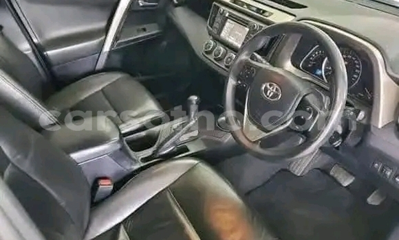 اشتري مستعمل Toyota RAV4 White سيارة في Maseru في Maseru اشتري مستعمل Toyota RAV4 White سيارة في Maseru في Maseru