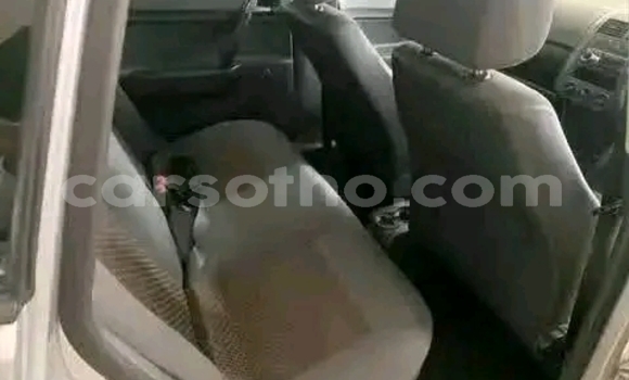 Sayi Na hannu Volkswagen Polo Silver Mota in Maseru a Maseru Sayi Na hannu Volkswagen Polo Silver Mota in Maseru a Maseru