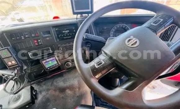 Sayi Na hannu Volvo F4 White Babbar mota in Maseru a Maseru Sayi Na hannu Volvo F4 White Babbar mota in Maseru a Maseru