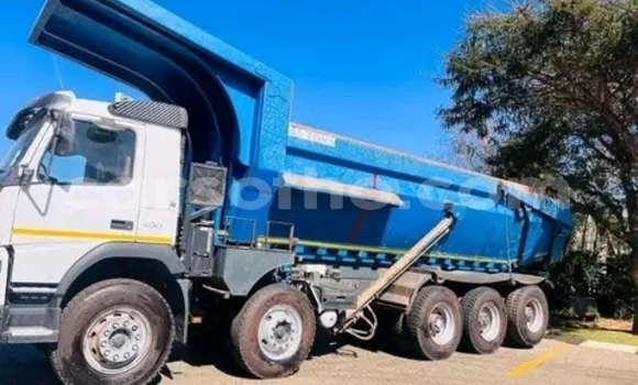 Sayi Na hannu Volvo F4 White Babbar mota in Maseru a Maseru Sayi Na hannu Volvo F4 White Babbar mota in Maseru a Maseru
