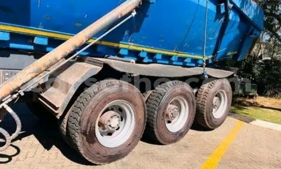 Sayi Na hannu Volvo F4 White Babbar mota in Maseru a Maseru Sayi Na hannu Volvo F4 White Babbar mota in Maseru a Maseru