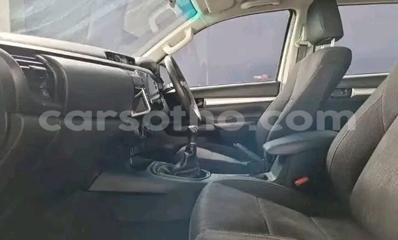 اشتري مستعمل Toyota Hilux White سيارة في Maseru في Maseru اشتري مستعمل Toyota Hilux White سيارة في Maseru في Maseru