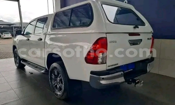 اشتري مستعمل Toyota Hilux White سيارة في Maseru في Maseru اشتري مستعمل Toyota Hilux White سيارة في Maseru في Maseru