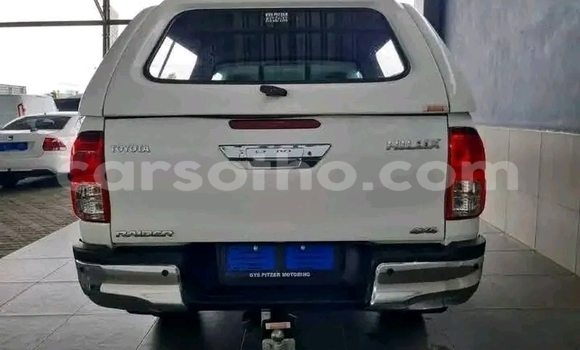 اشتري مستعمل Toyota Hilux White سيارة في Maseru في Maseru اشتري مستعمل Toyota Hilux White سيارة في Maseru في Maseru
