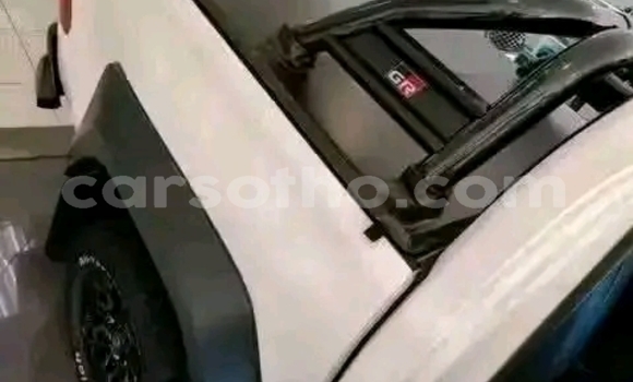 Buy Used Toyota Hilux White Car in Maseru in Maseru Buy Used Toyota Hilux White Car in Maseru in Maseru