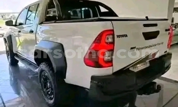 Buy Used Toyota Hilux White Car in Maseru in Maseru Buy Used Toyota Hilux White Car in Maseru in Maseru