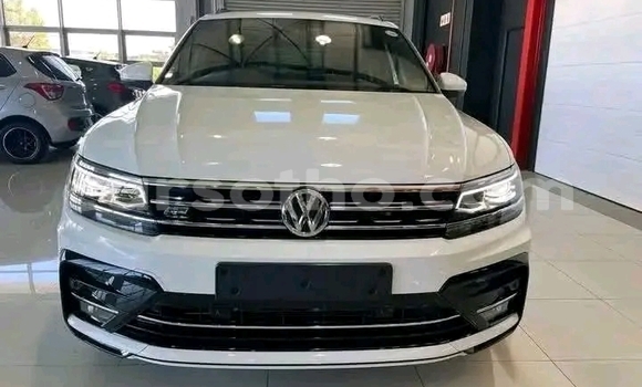 Sayi Na hannu Volkswagen Tiguan White Mota in Maseru a Maseru