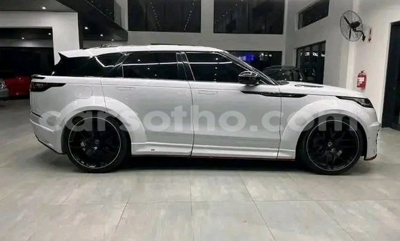 Sayi Na hannu Land Rover Range Rover Vogue White Mota in Maseru a Maseru Sayi Na hannu Land Rover Range Rover Vogue White Mota in Maseru a Maseru