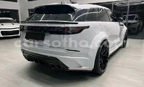 Sayi Na hannu Land Rover Range Rover Vogue White Mota in Maseru a Maseru Sayi Na hannu Land Rover Range Rover Vogue White Mota in Maseru a Maseru