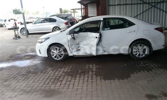 Acheter Occasion Voiture Toyota Corolla Blanc à Maseru, Maseru Acheter Occasion Voiture Toyota Corolla Blanc à Maseru, Maseru