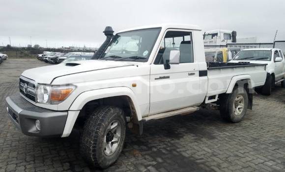 Acheter Occasion Voiture Toyota Hilux Blanc à Maseru, Maseru Acheter Occasion Voiture Toyota Hilux Blanc à Maseru, Maseru