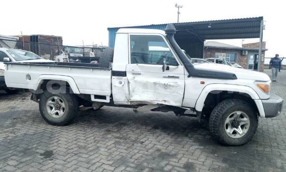 Acheter Occasion Voiture Toyota Hilux Blanc à Maseru, Maseru Acheter Occasion Voiture Toyota Hilux Blanc à Maseru, Maseru