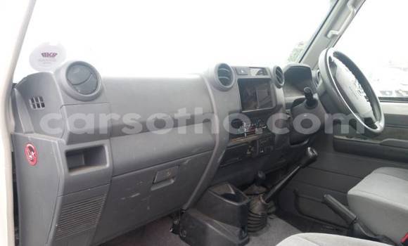 Acheter Occasion Voiture Toyota Hilux Blanc à Maseru, Maseru Acheter Occasion Voiture Toyota Hilux Blanc à Maseru, Maseru