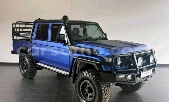 Sayi Na hannu Toyota Hilux Blue Mota in Maseru a Maseru