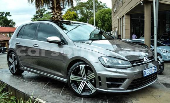 Sayi Na hannu Volkswagen Golf R Silver Mota in Maseru a Maseru Sayi Na hannu Volkswagen Golf R Silver Mota in Maseru a Maseru