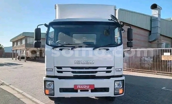 Buy Used Isuzu D-max X-Series White Car in Maseru in Maseru