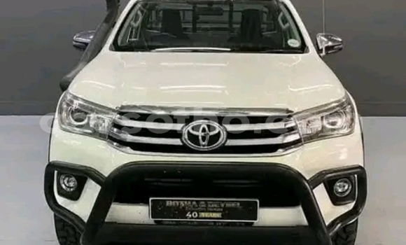 اشتري مستعمل Toyota Hilux White سيارة في Maseru في Maseru اشتري مستعمل Toyota Hilux White سيارة في Maseru في Maseru