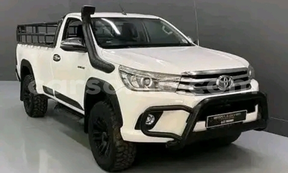اشتري مستعمل Toyota Hilux White سيارة في Maseru في Maseru اشتري مستعمل Toyota Hilux White سيارة في Maseru في Maseru
