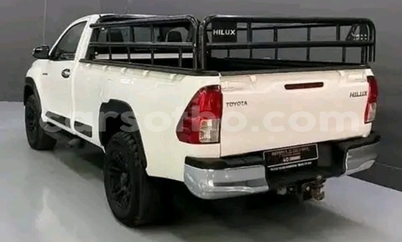 اشتري مستعمل Toyota Hilux White سيارة في Maseru في Maseru اشتري مستعمل Toyota Hilux White سيارة في Maseru في Maseru