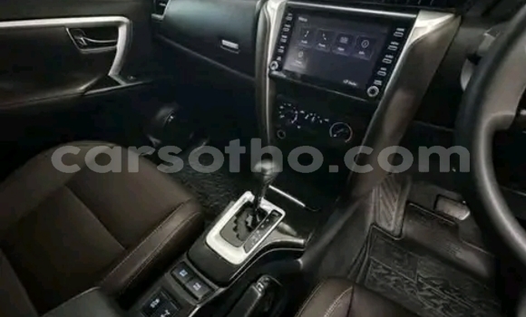 Sayi Na hannu Toyota Fortuner White Mota in Maseru a Maseru Sayi Na hannu Toyota Fortuner White Mota in Maseru a Maseru