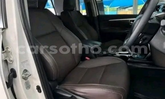 Sayi Na hannu Toyota Fortuner White Mota in Maseru a Maseru Sayi Na hannu Toyota Fortuner White Mota in Maseru a Maseru