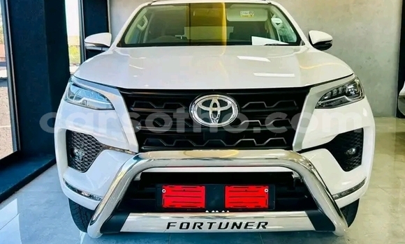 Buy Used Toyota Fortuner White Car in Maseru in Maseru Buy Used Toyota Fortuner White Car in Maseru in Maseru
