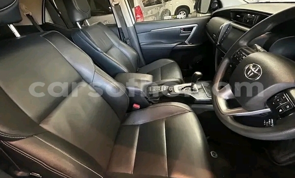 Buy Used Toyota Fortuner White Car in Maseru in Maseru Buy Used Toyota Fortuner White Car in Maseru in Maseru