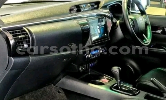 Buy Used Toyota Hilux White Car in Maseru in Maseru Buy Used Toyota Hilux White Car in Maseru in Maseru