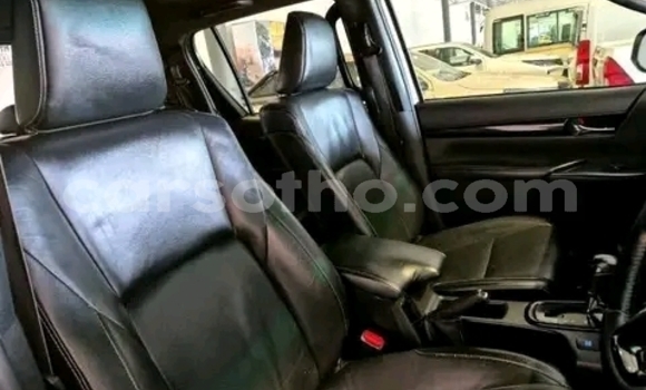 Buy Used Toyota Hilux White Car in Maseru in Maseru Buy Used Toyota Hilux White Car in Maseru in Maseru