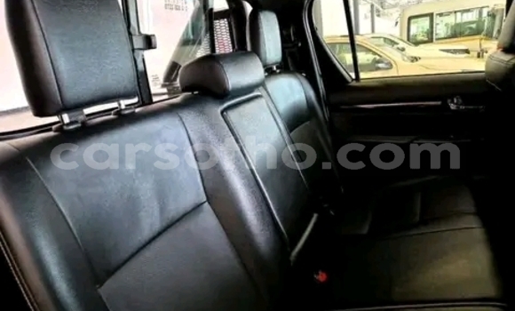 Buy Used Toyota Hilux White Car in Maseru in Maseru Buy Used Toyota Hilux White Car in Maseru in Maseru