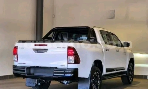Buy Used Toyota Hilux White Car in Maseru in Maseru Buy Used Toyota Hilux White Car in Maseru in Maseru