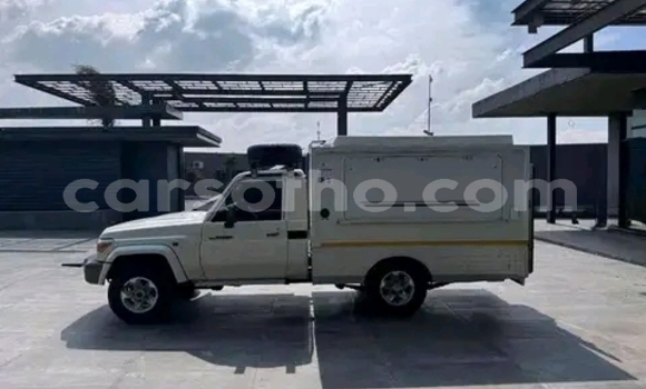 Buy Used Toyota Land Cruiser White Car in Maseru in Maseru Buy Used Toyota Land Cruiser White Car in Maseru in Maseru