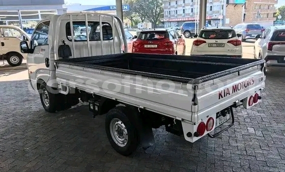 Buy Used Kia K3 White Car in Maseru in Maseru Buy Used Kia K3 White Car in Maseru in Maseru