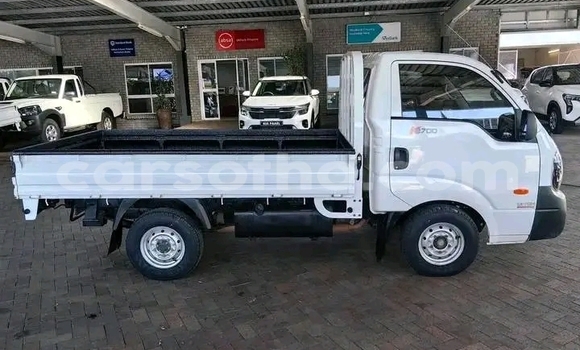 Buy Used Kia K3 White Car in Maseru in Maseru Buy Used Kia K3 White Car in Maseru in Maseru