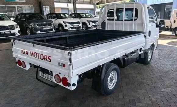 Buy Used Kia K3 White Car in Maseru in Maseru Buy Used Kia K3 White Car in Maseru in Maseru