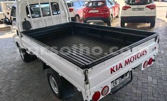 Buy Used Kia K3 White Car in Maseru in Maseru Buy Used Kia K3 White Car in Maseru in Maseru