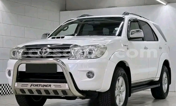 Buy Used Toyota Fortuner White Car in Maseru in Maseru Buy Used Toyota Fortuner White Car in Maseru in Maseru