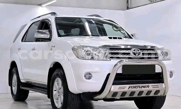 Buy Used Toyota Fortuner White Car in Maseru in Maseru Buy Used Toyota Fortuner White Car in Maseru in Maseru